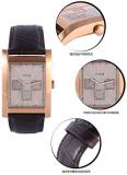 Guess Men's Multi dial Quartz Watch with Leather Strap W0370G3